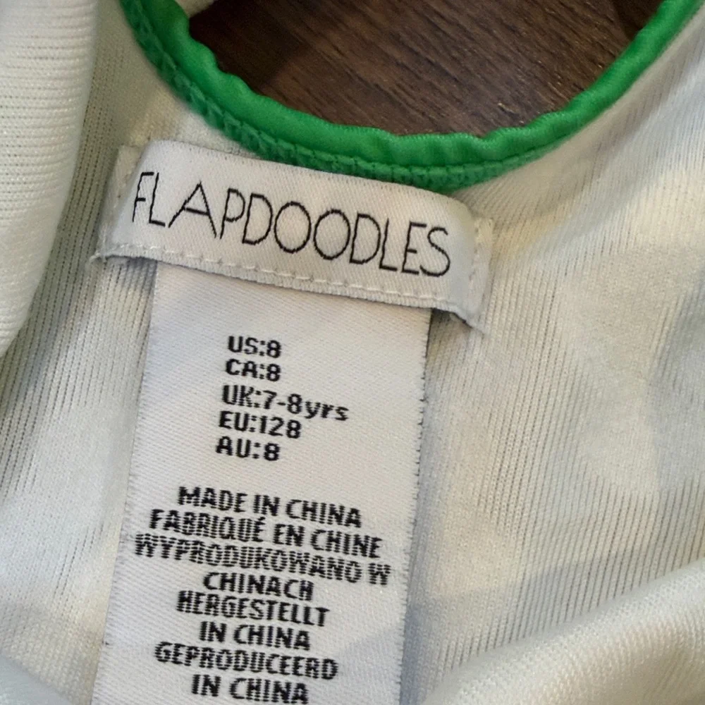 Flapdoodles Girls White Daisy Coverup with Green Trim Size 7-8 C3-013